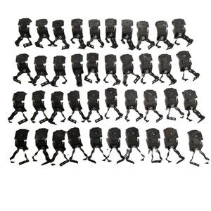 Cooper B-Line BB5 1/2 3/4 Conduit Metal Stud Clip Fastener Lot of 40 New